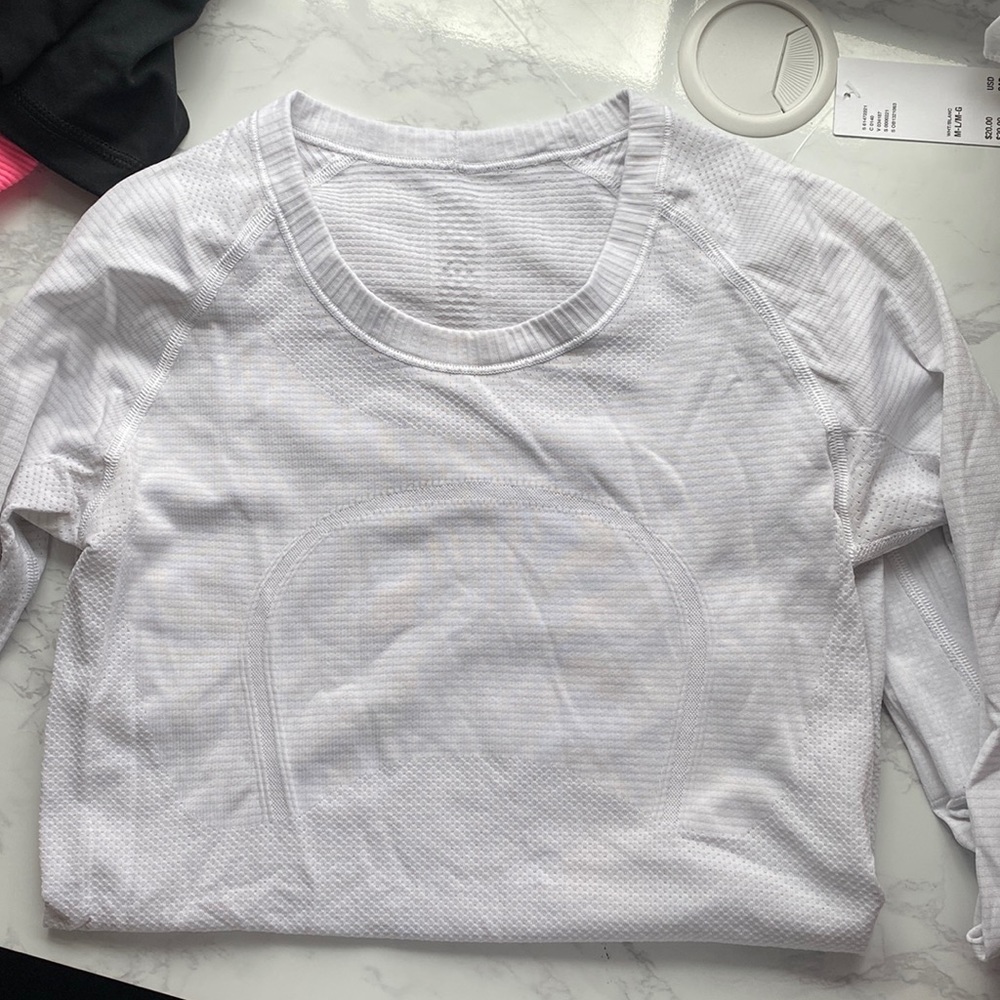 Lululemon long sleeve white swiftly tech